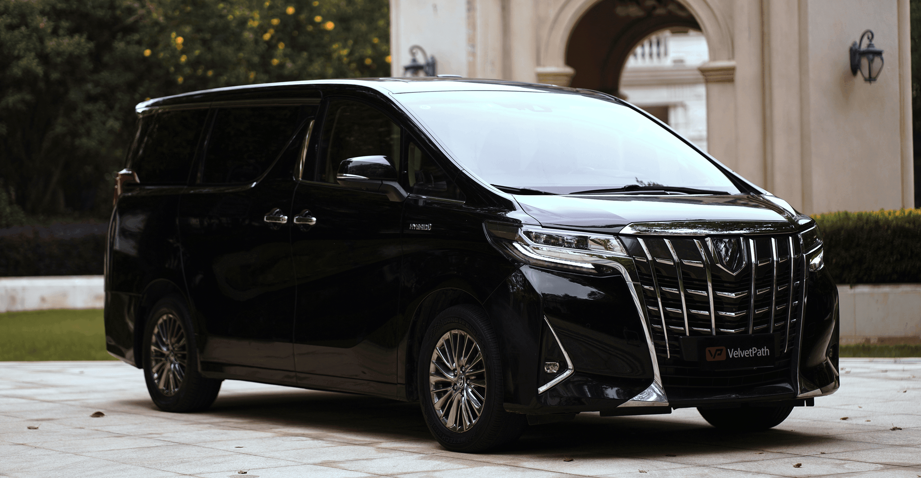 Toyota Alphard 